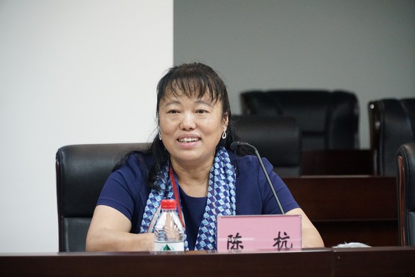 省文化厅副厅长陈杭介绍有关情况 省文化厅副厅长陈杭介绍有关情况