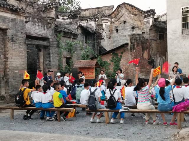 △华南教育历史研学基地吸引众多学子前来重温抗战历史